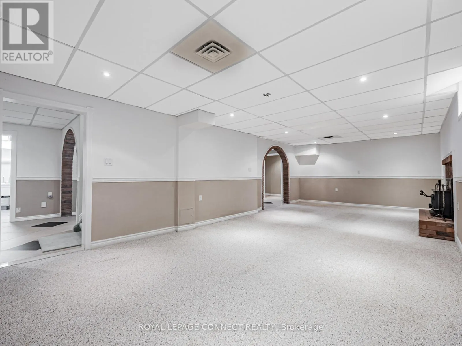 642 SHEPPARD AVENUE