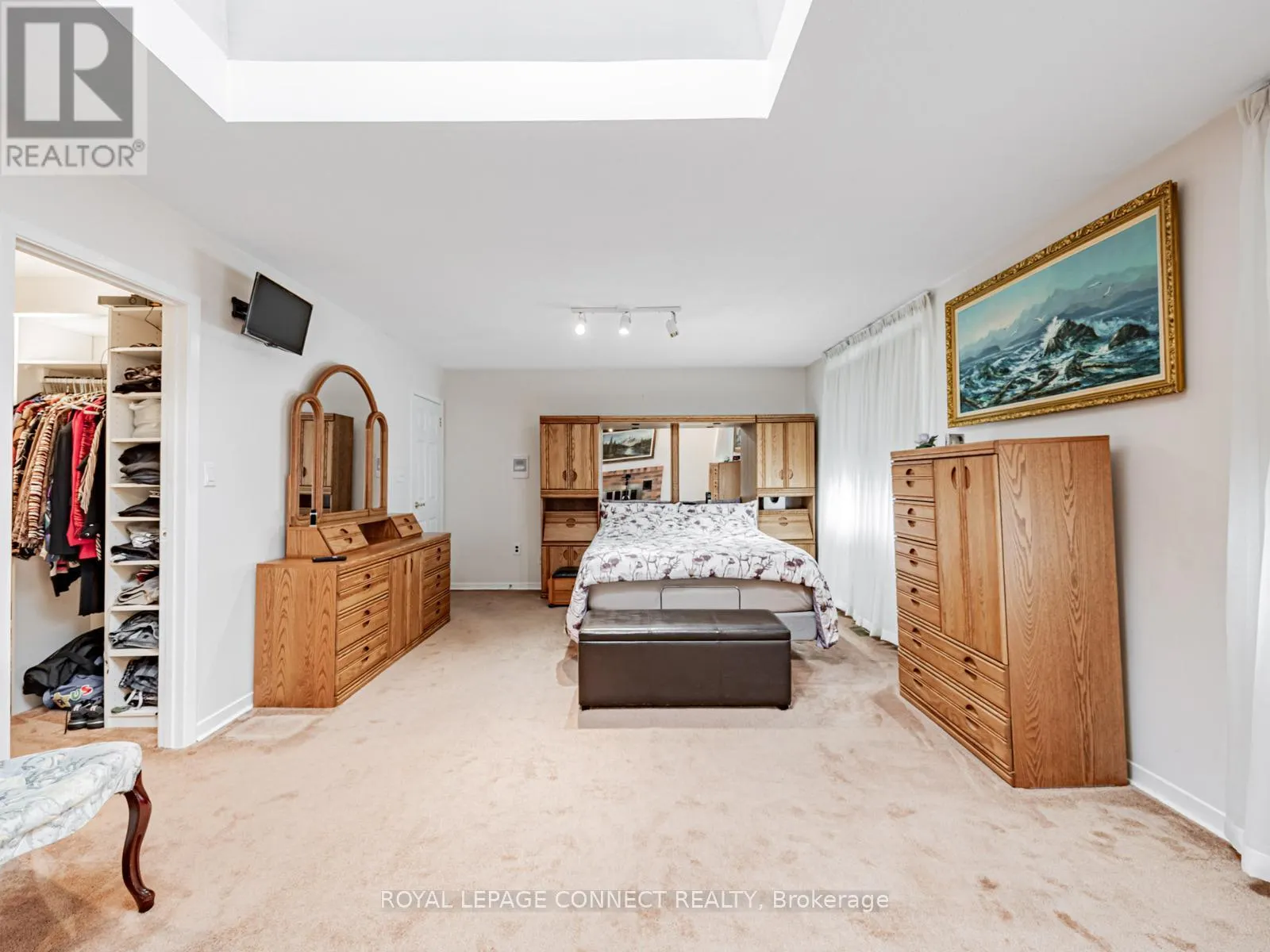 642 SHEPPARD AVENUE