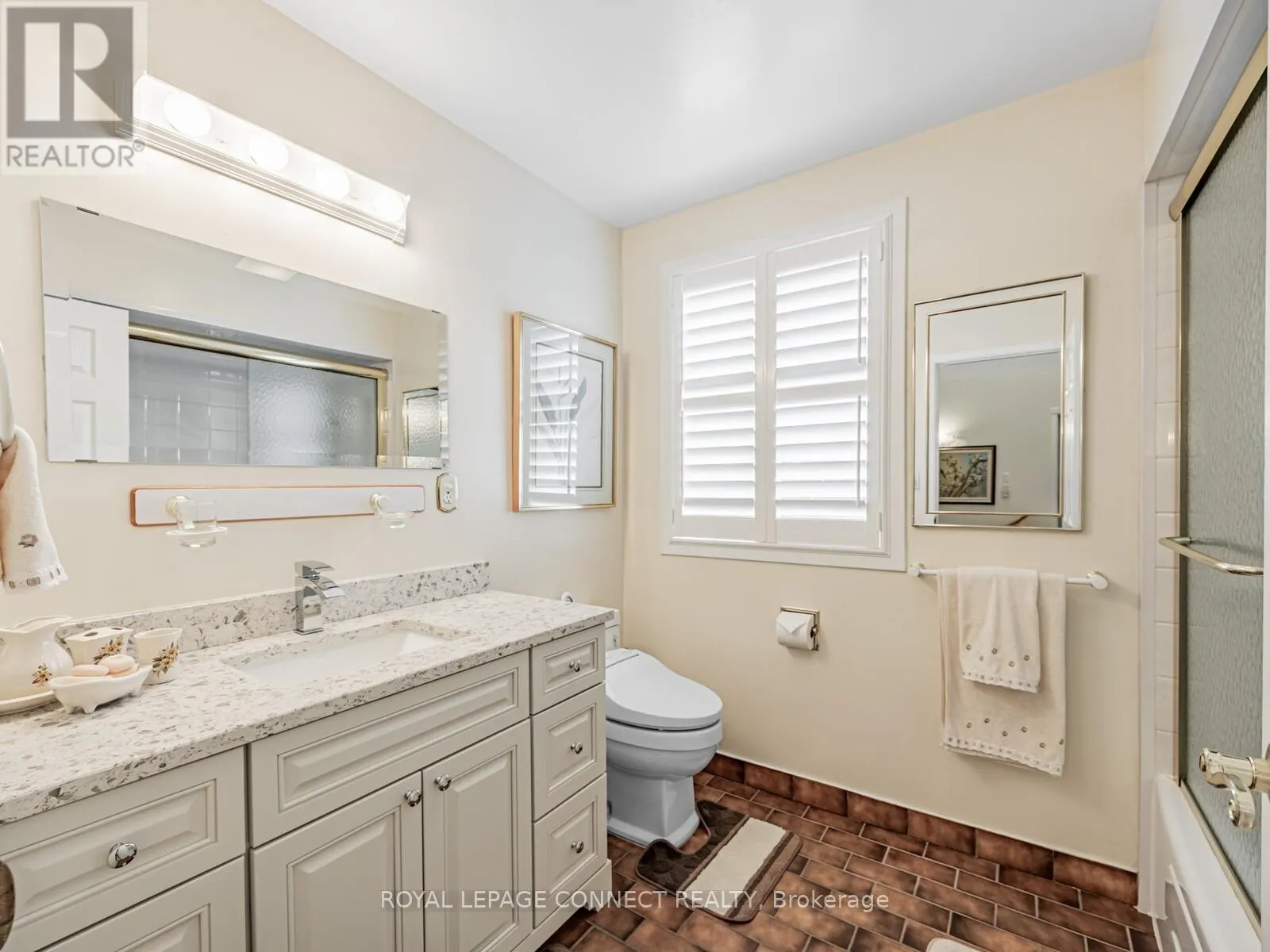 642 SHEPPARD AVENUE