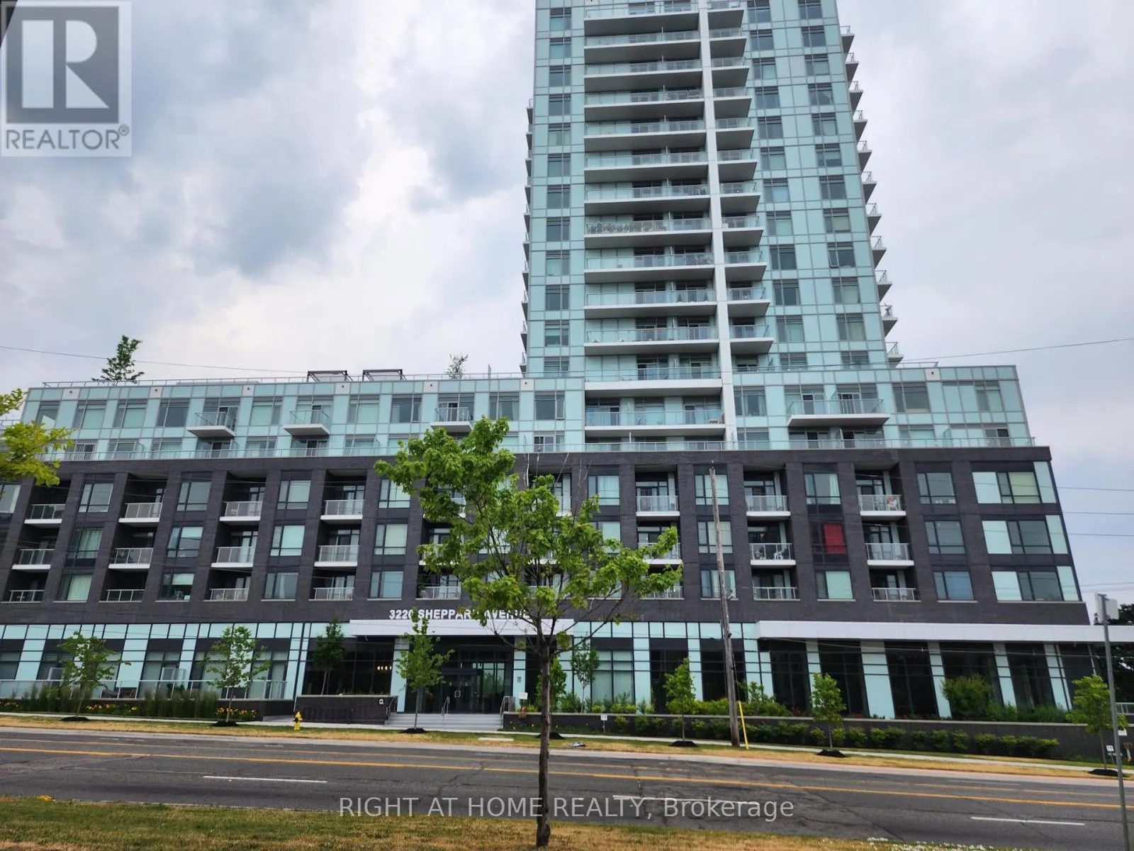 1702 - 3220 SHEPPARD AVENUE E