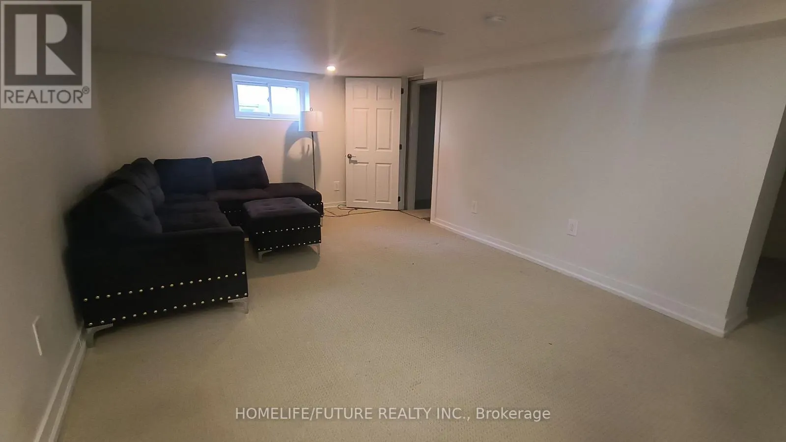 UNIT 1 - 92 ADELAIDE AVENUE E