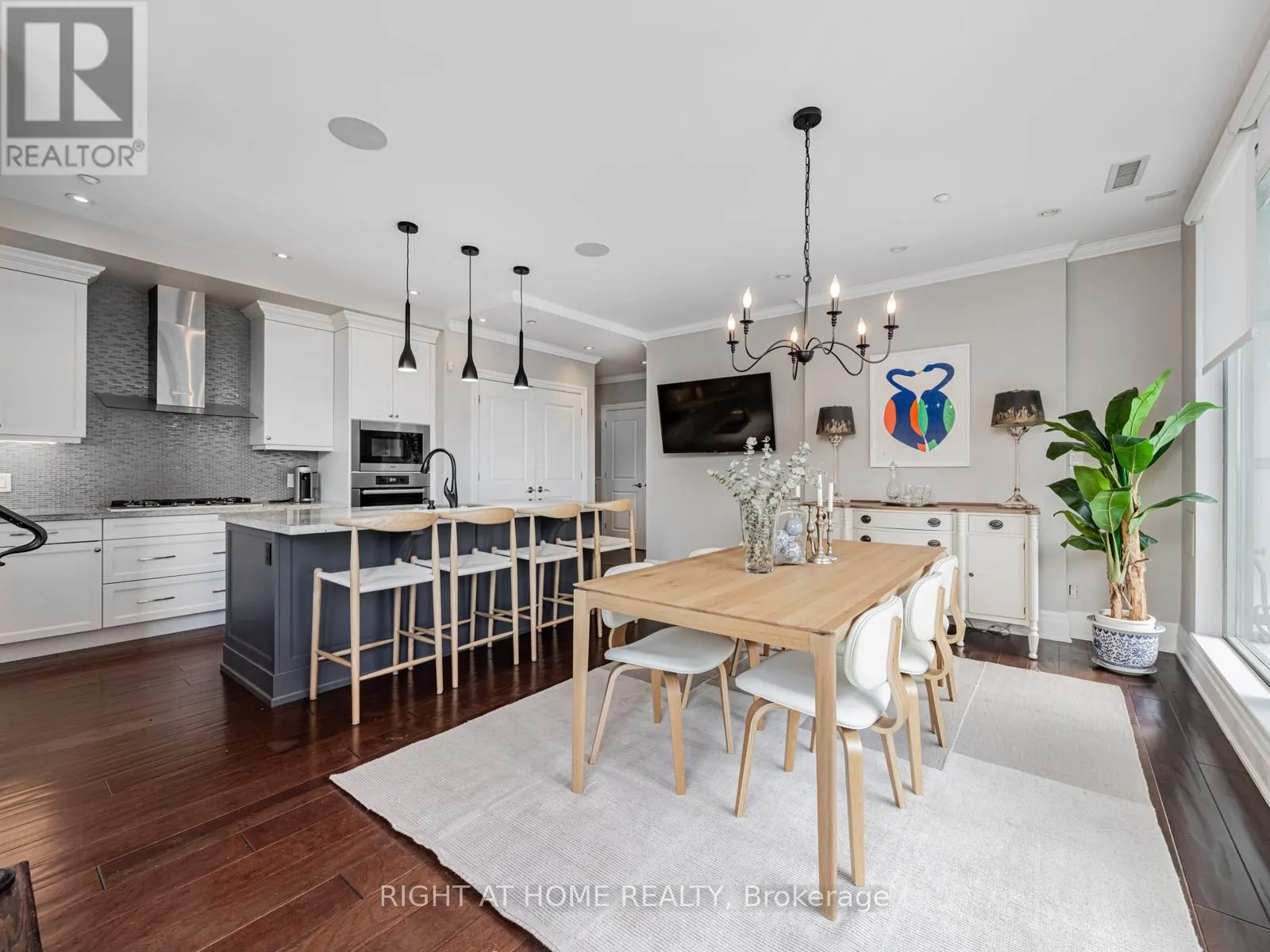 204 - 1 RAINSFORD ROAD