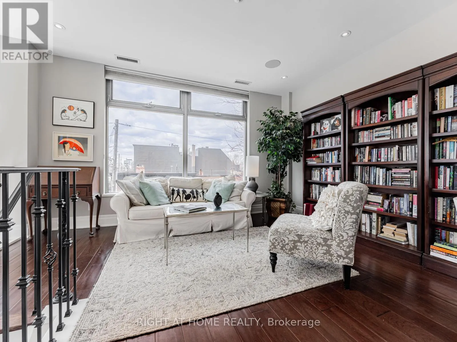 204 - 1 RAINSFORD ROAD