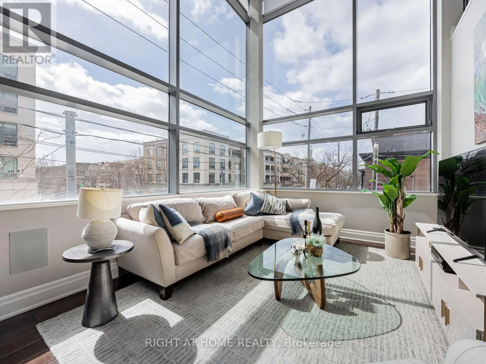 204 - 1 RAINSFORD ROAD