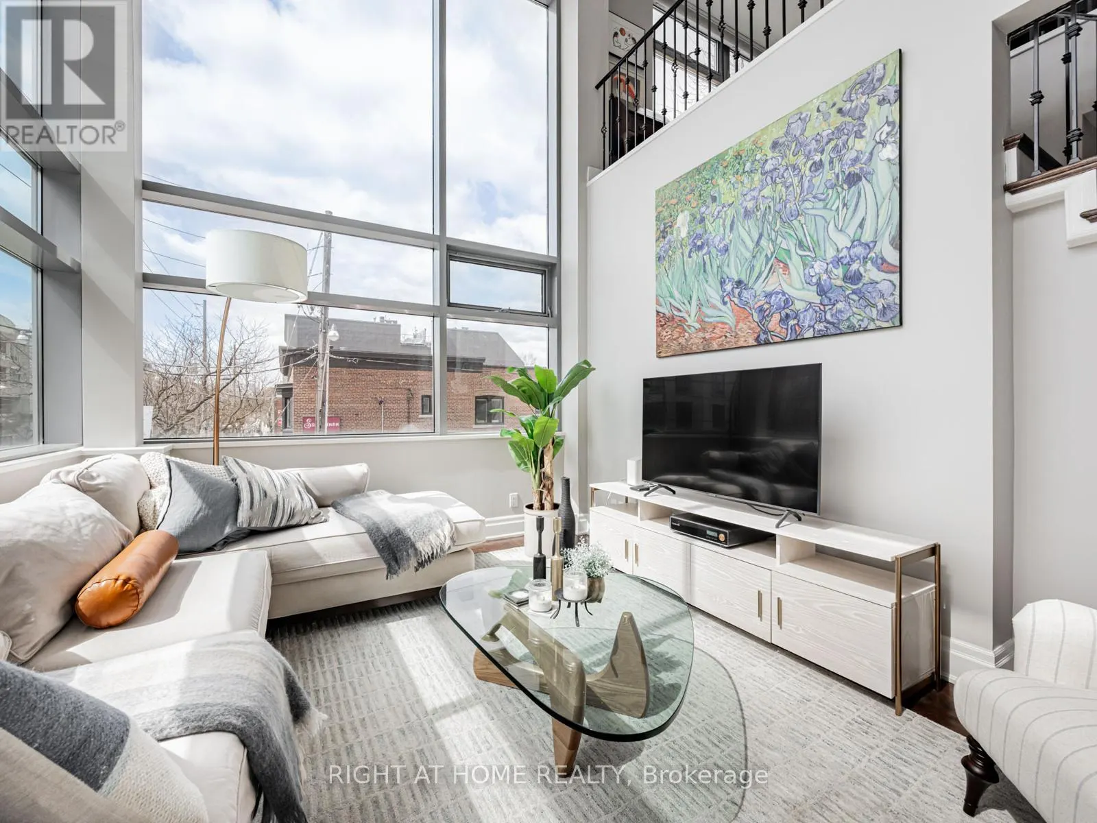 204 - 1 RAINSFORD ROAD
