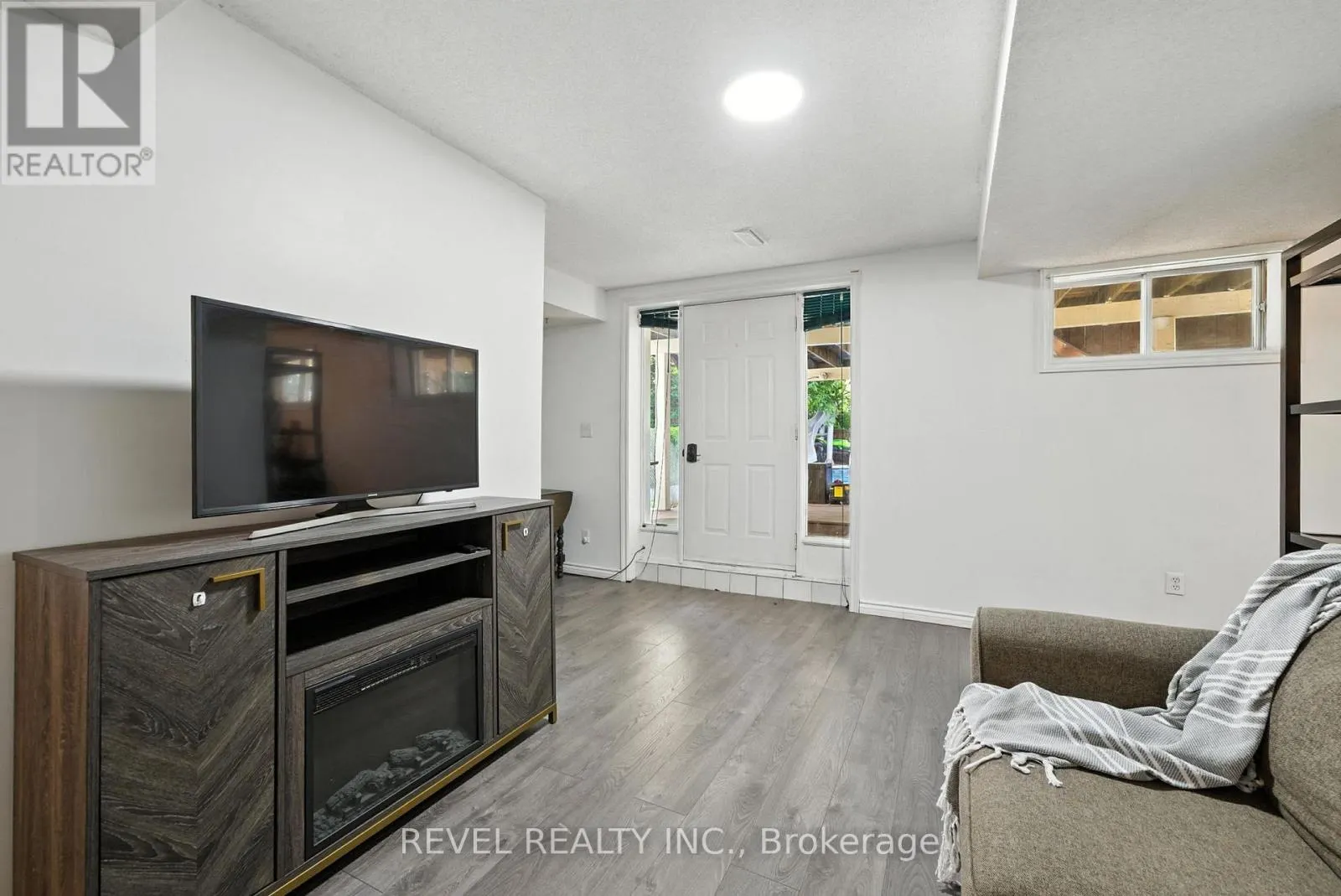 57 ROSEHILL BOULEVARD
