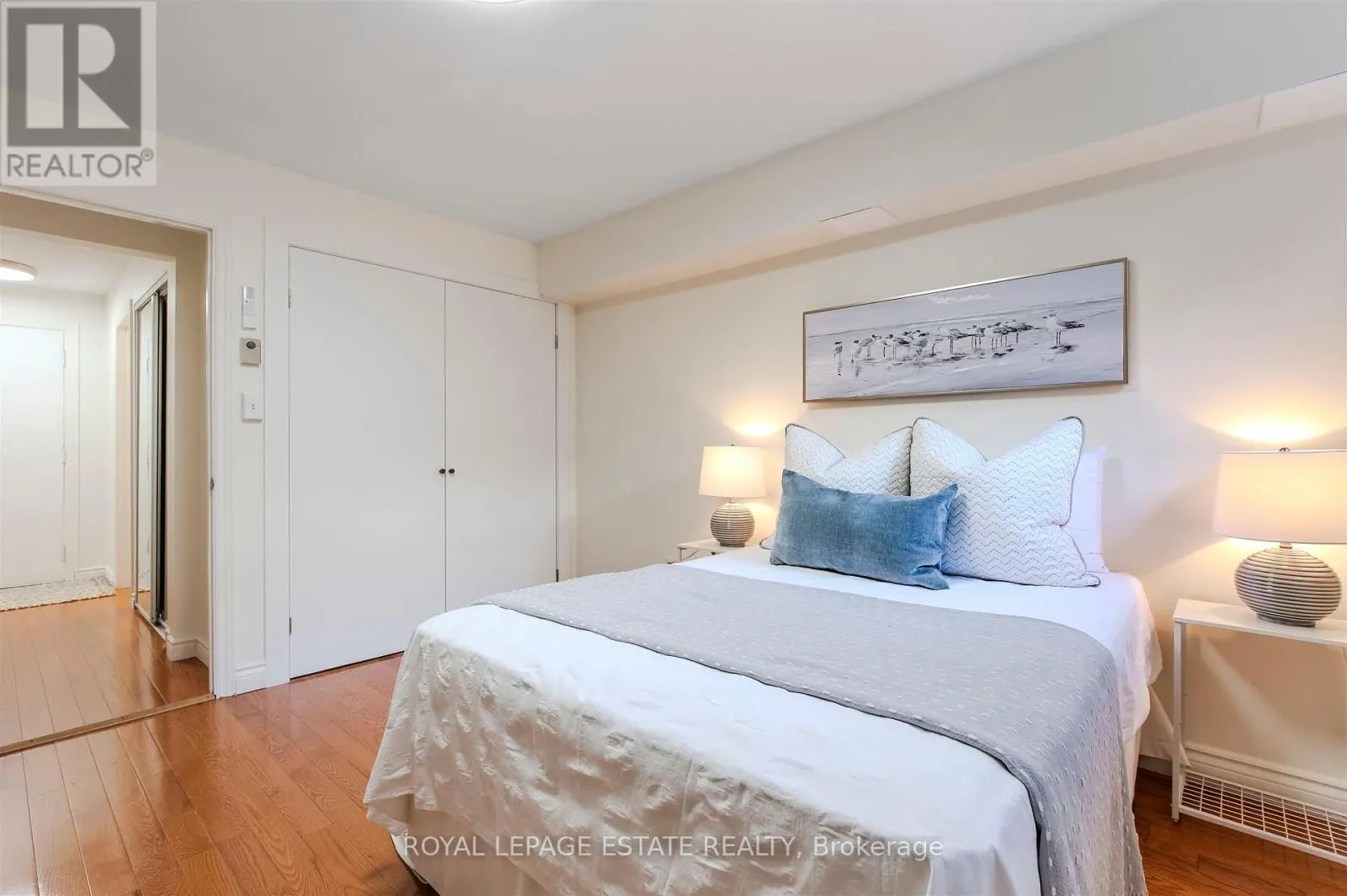 32 - 1209 QUEEN STREET E