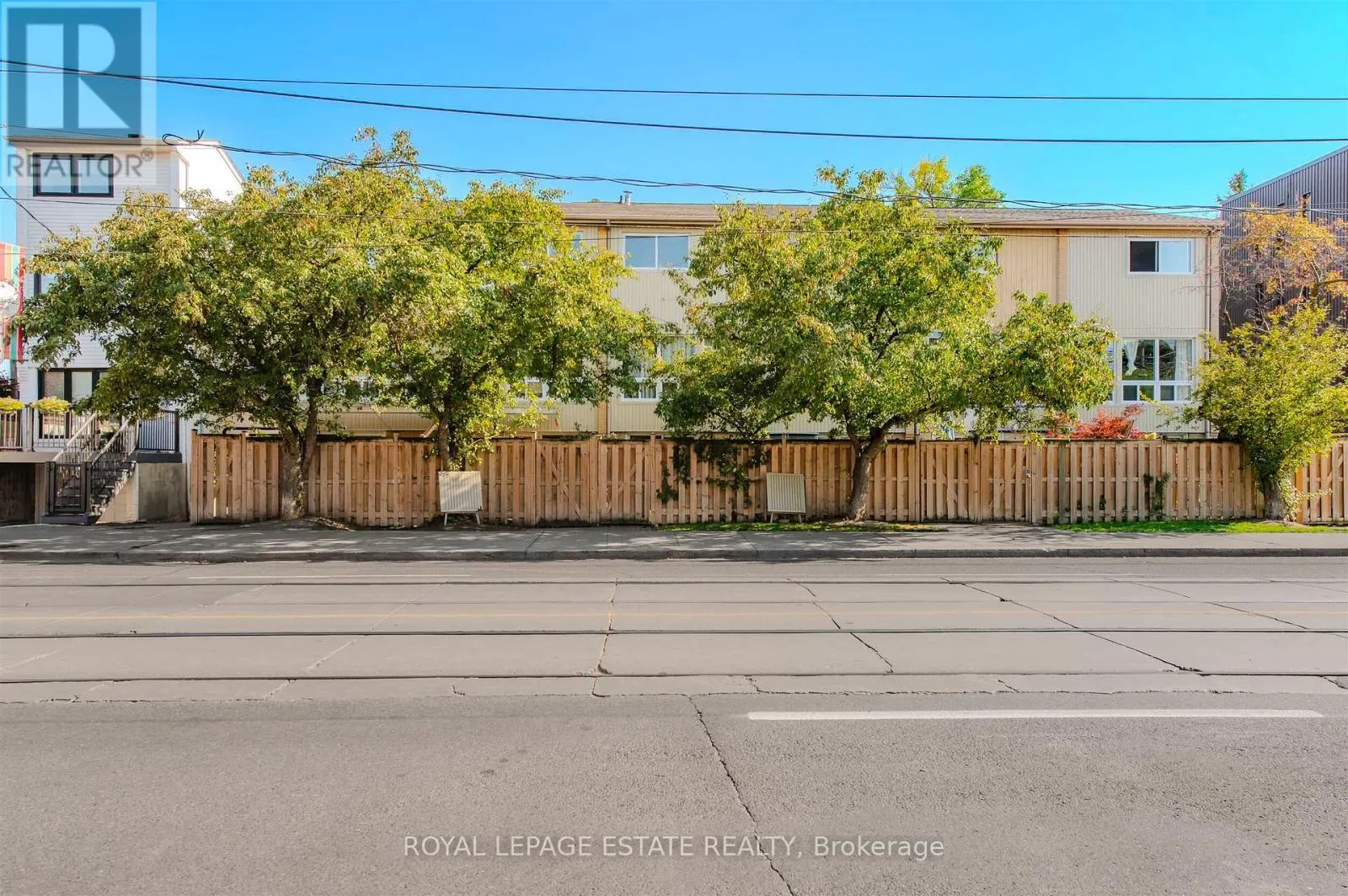 32 - 1209 QUEEN STREET E