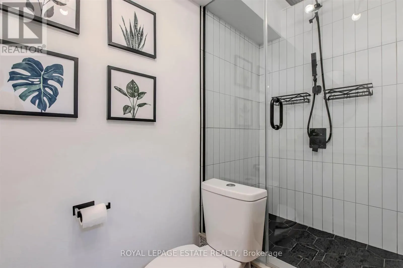 32 - 1209 QUEEN STREET E