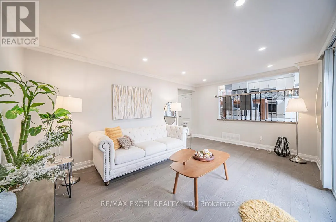 106 ALEXMUIR BOULEVARD