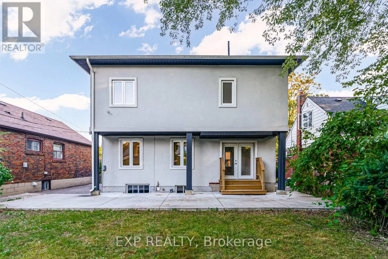 18 INNISDALE DRIVE