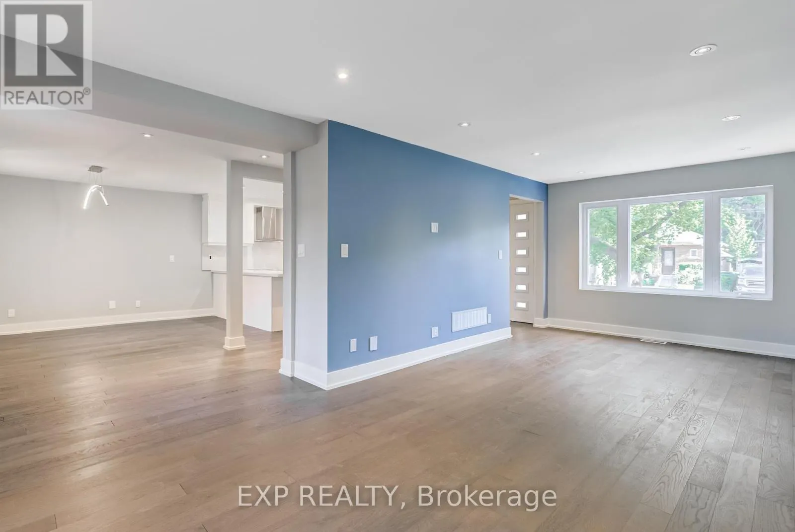 18 INNISDALE DRIVE
