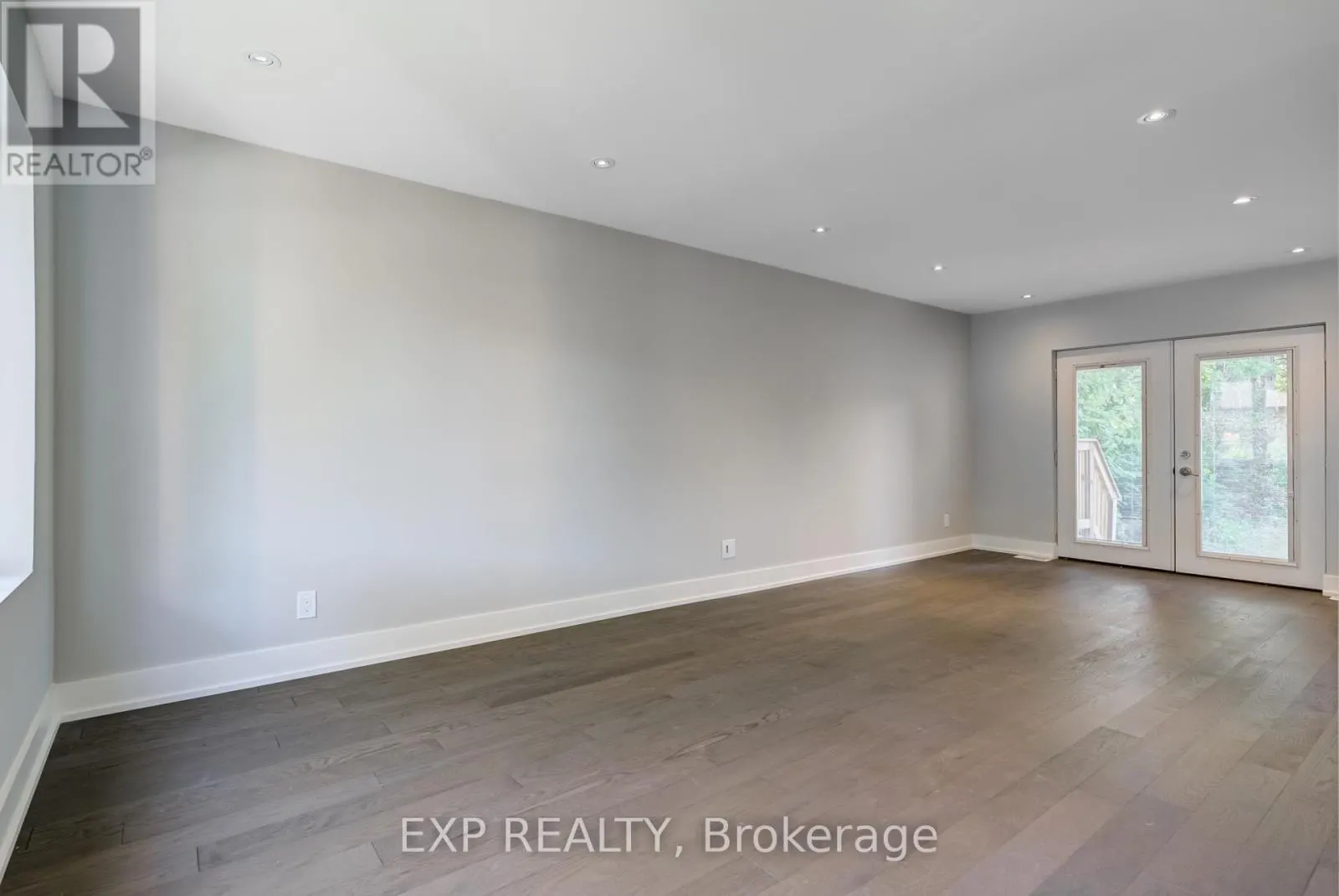 18 INNISDALE DRIVE