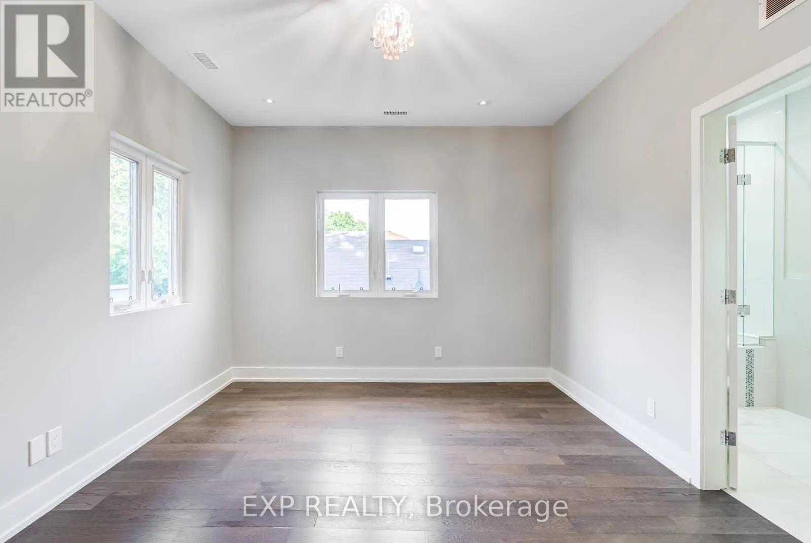 18 INNISDALE DRIVE