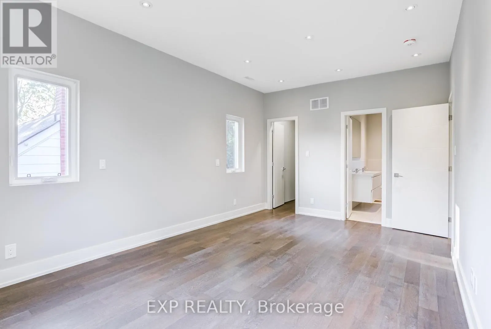 18 INNISDALE DRIVE