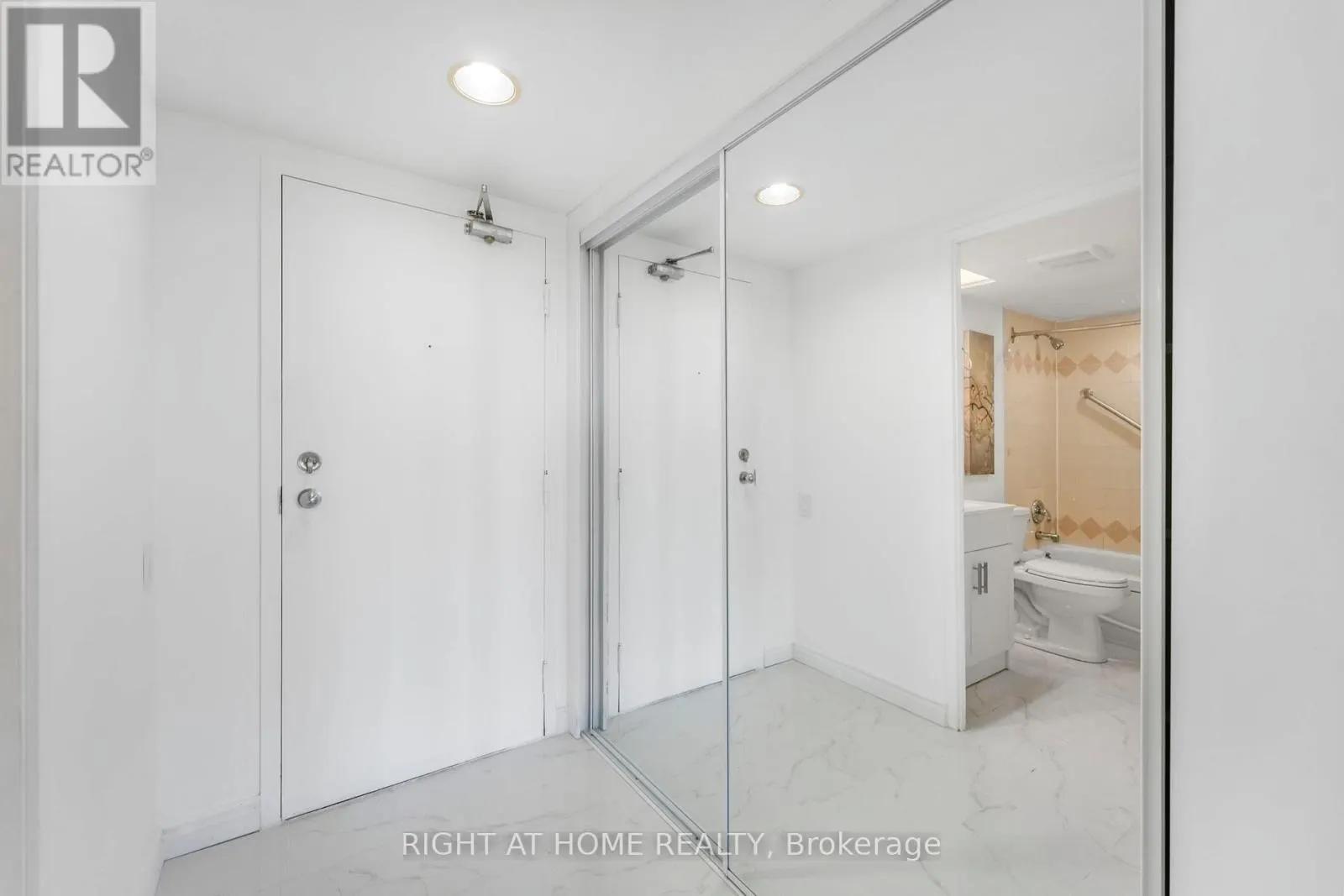 707 - 2466 EGLINTON AVENUE E