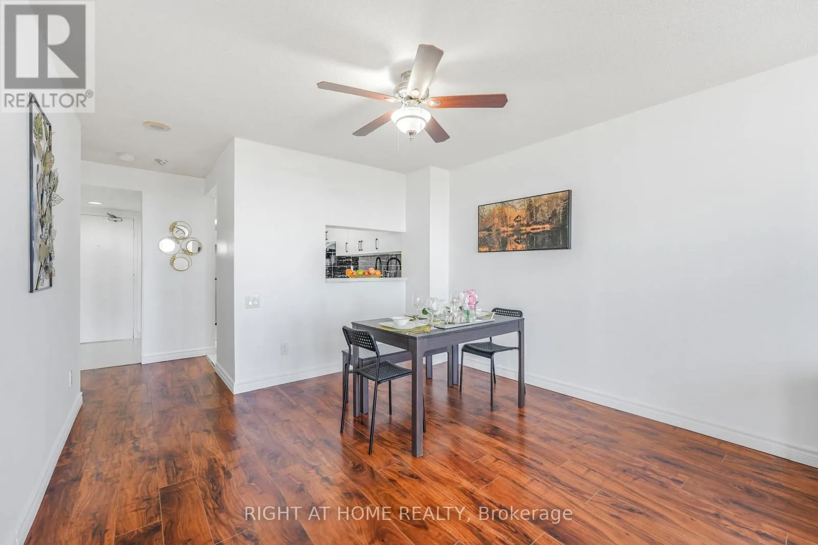 707 - 2466 EGLINTON AVENUE E
