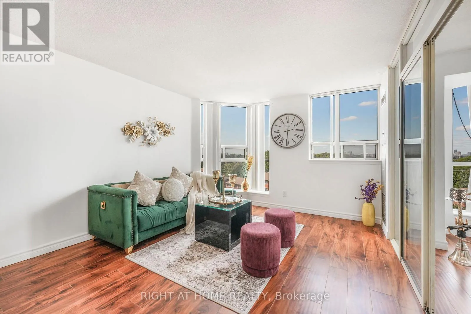 707 - 2466 EGLINTON AVENUE E