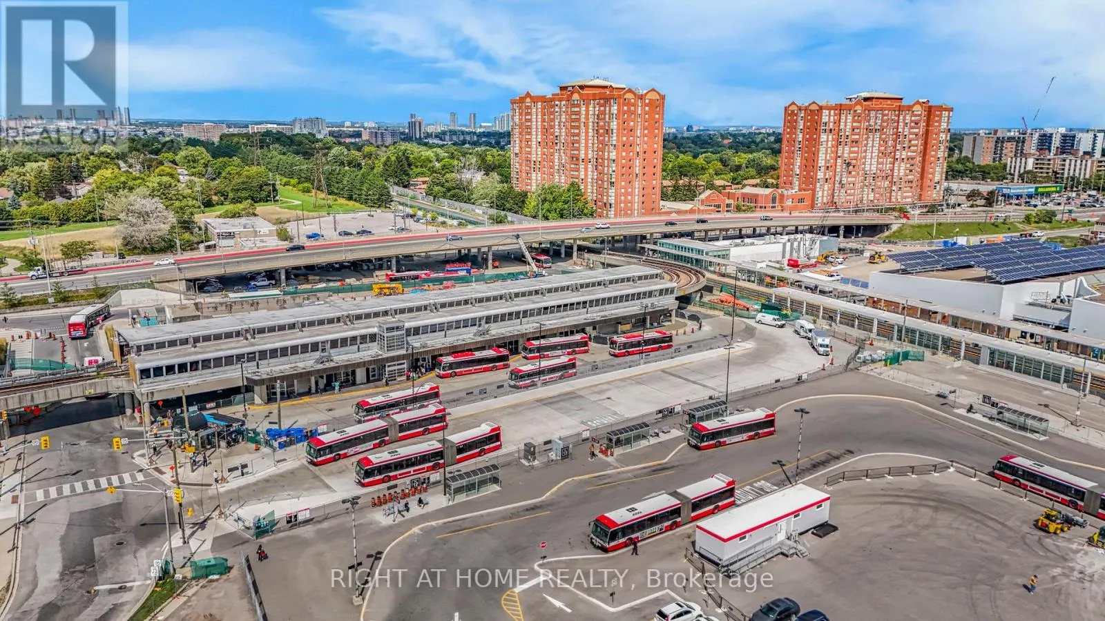 707 - 2466 EGLINTON AVENUE E