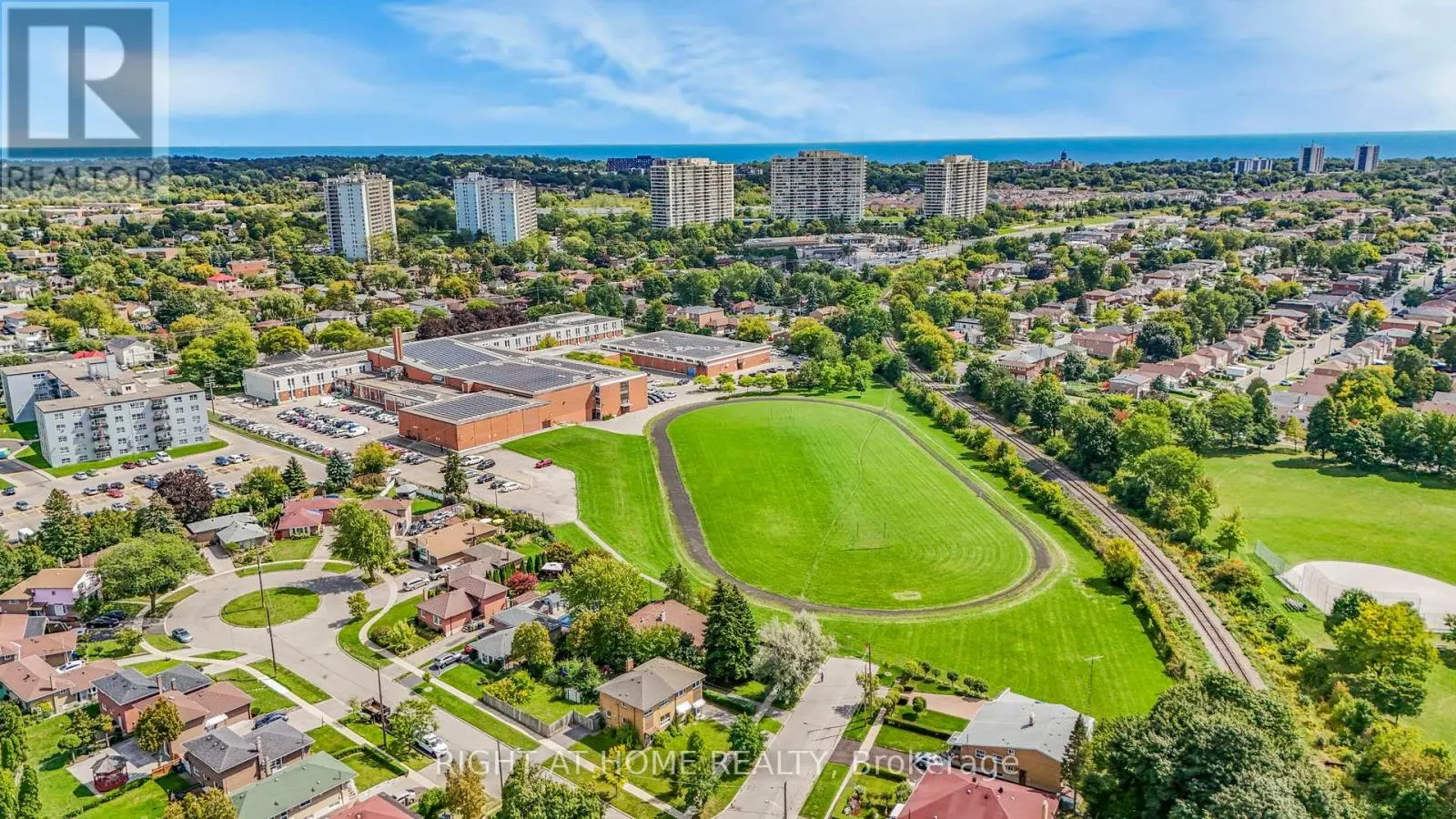 707 - 2466 EGLINTON AVENUE E