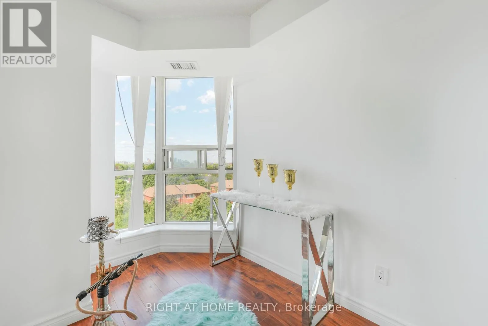707 - 2466 EGLINTON AVENUE E