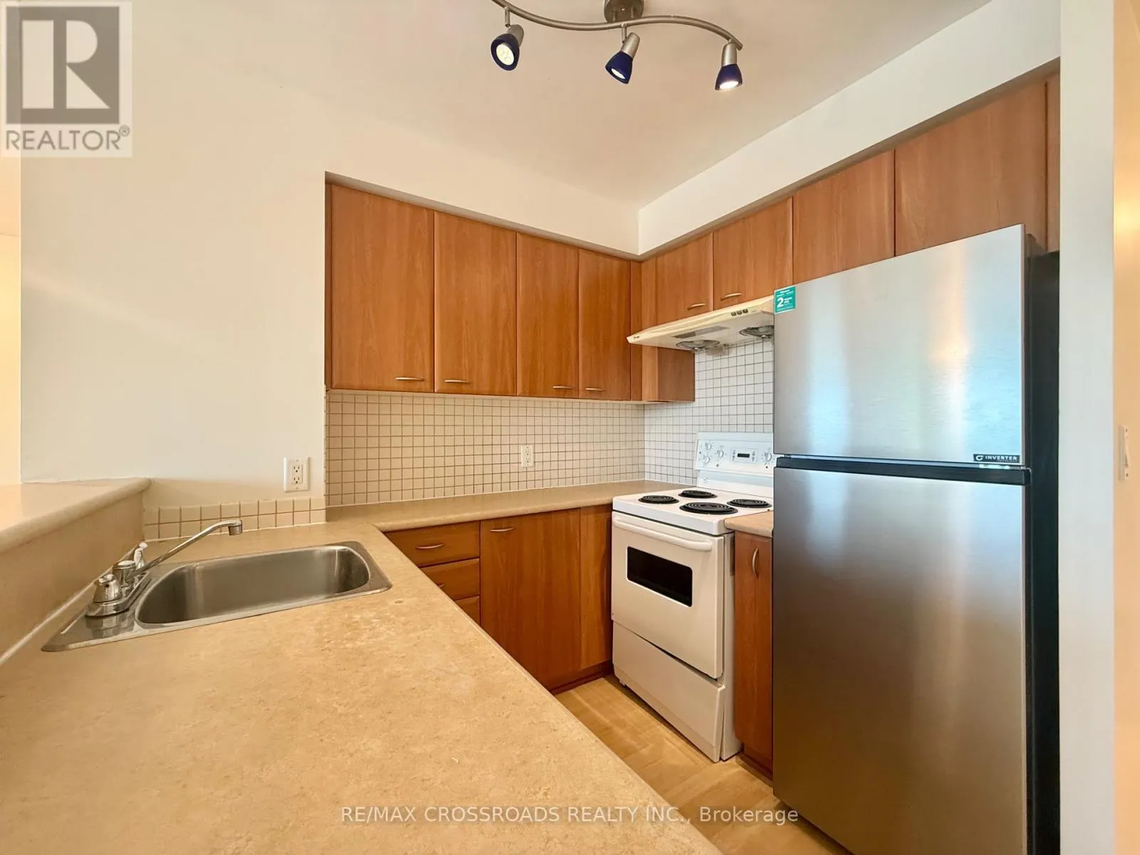 1115 - 38 LEE CENTRE DRIVE