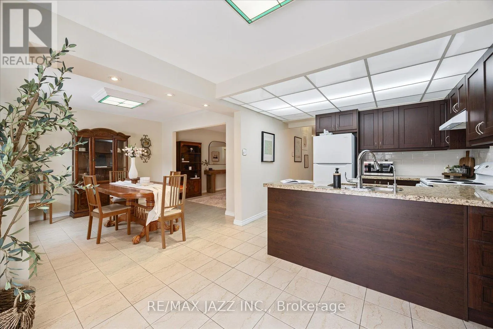 14 GROVER DRIVE
