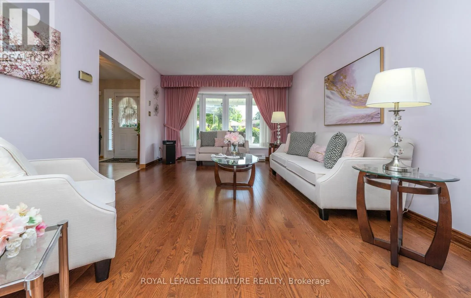 28 ROUNDWOOD COURT