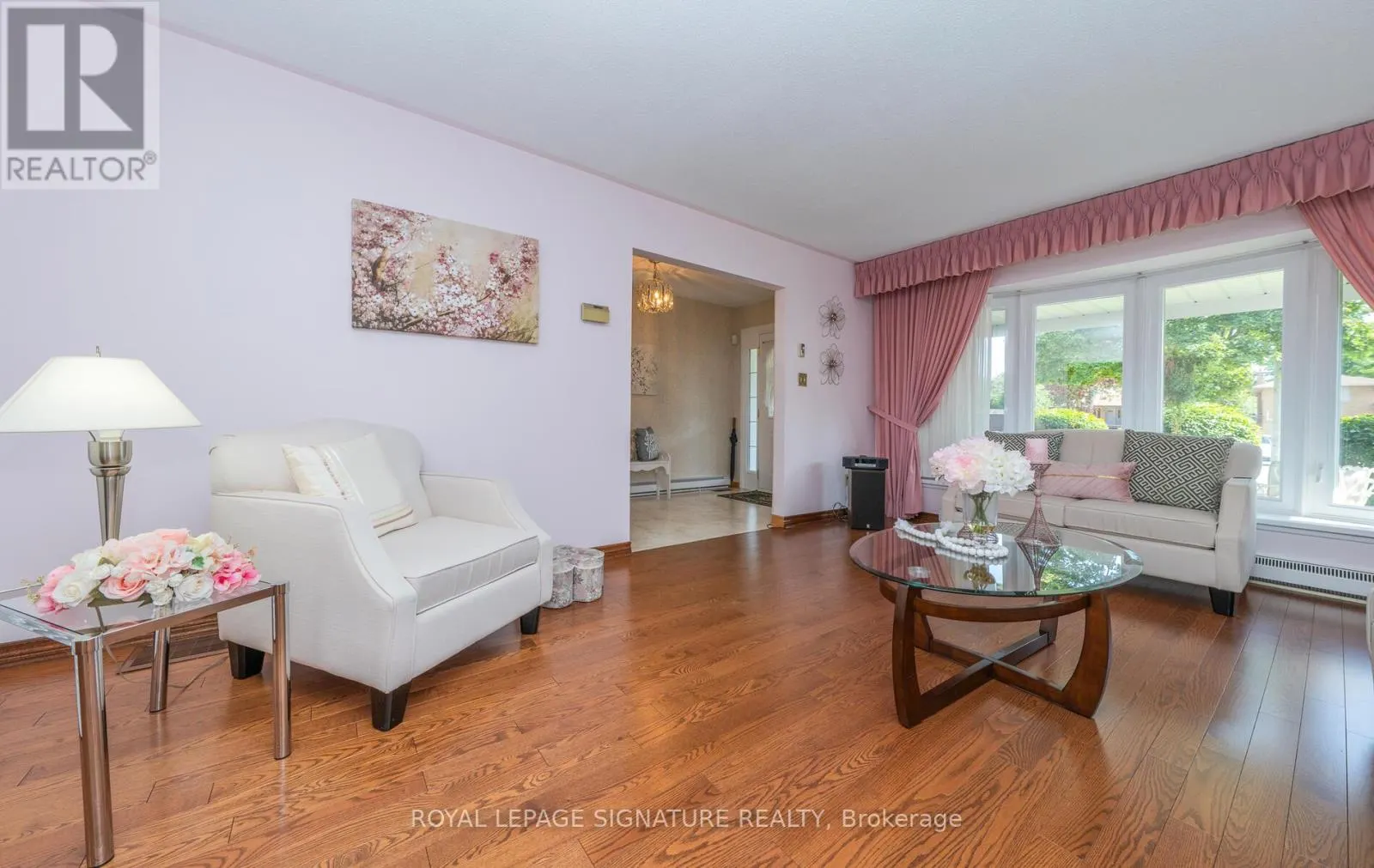 28 ROUNDWOOD COURT