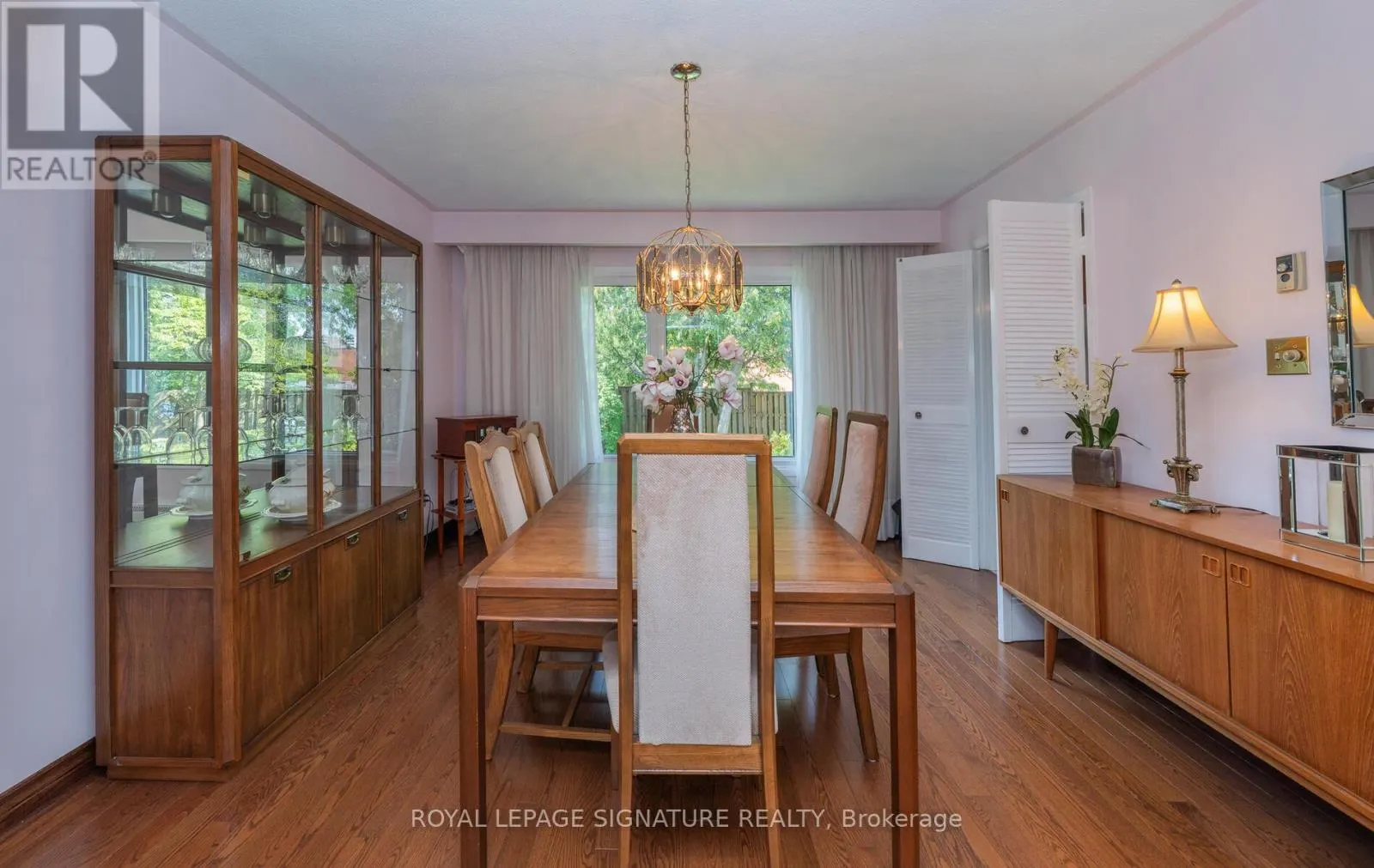 28 ROUNDWOOD COURT