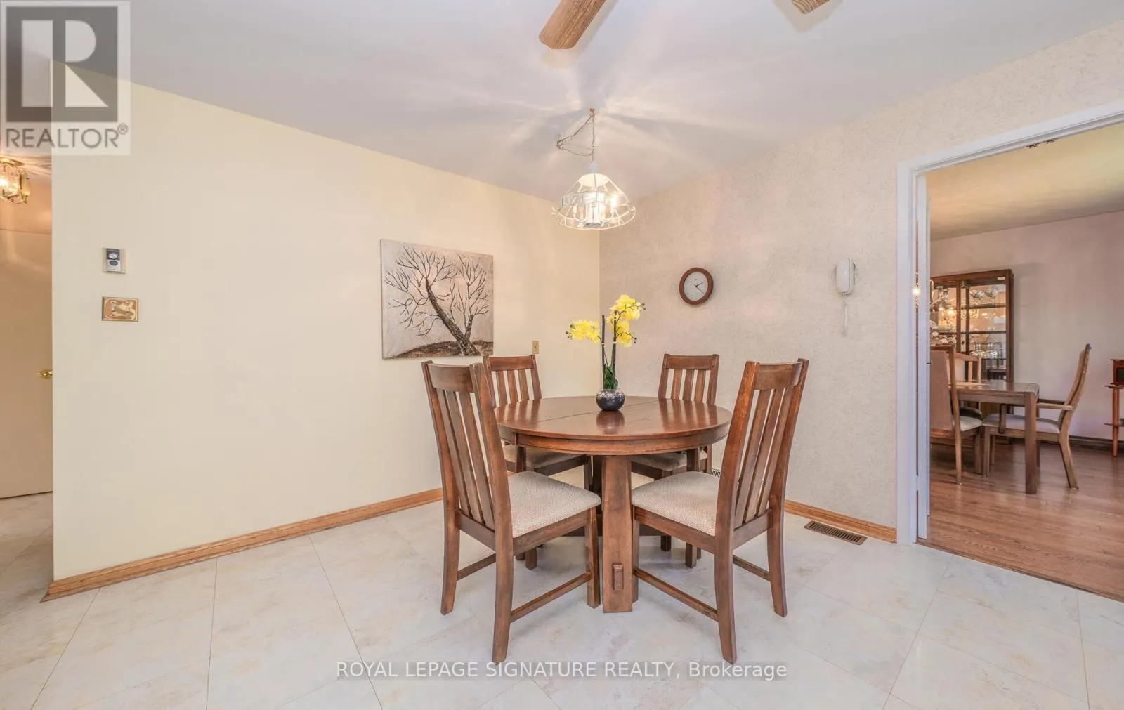 28 ROUNDWOOD COURT