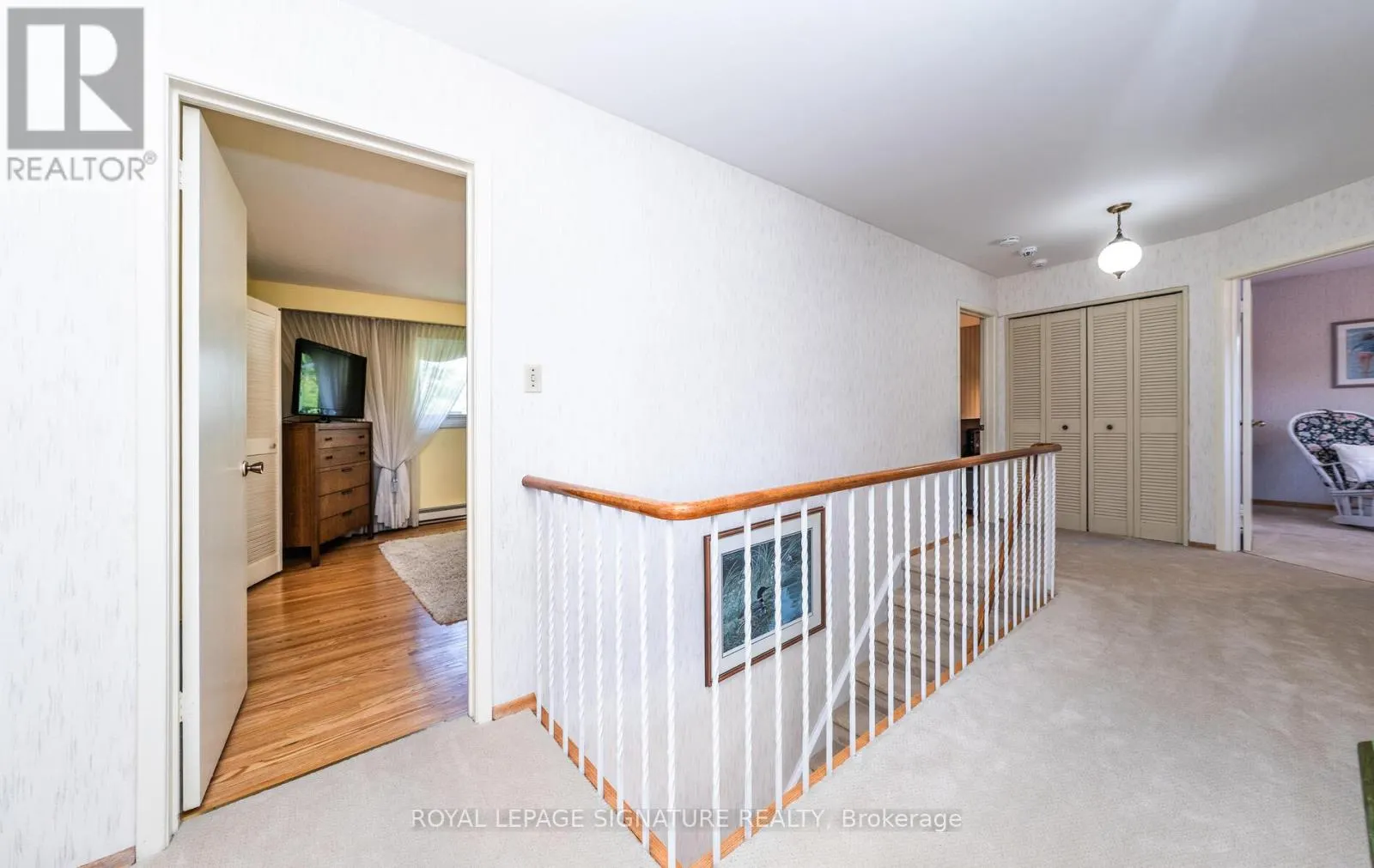 28 ROUNDWOOD COURT
