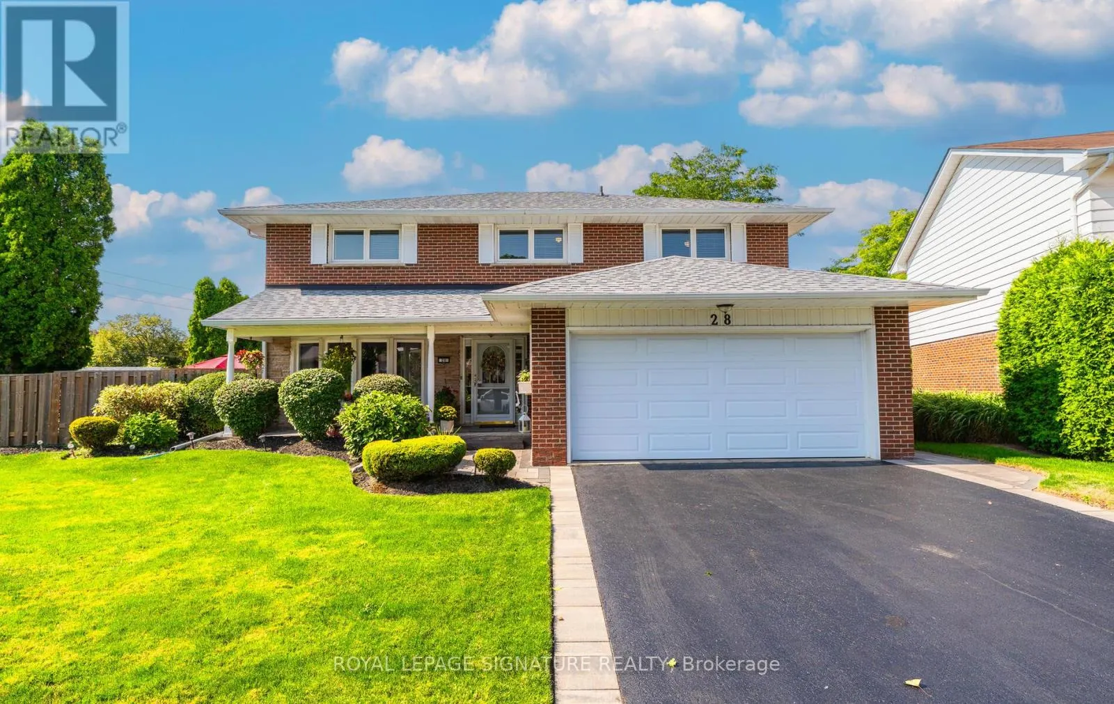 28 ROUNDWOOD COURT