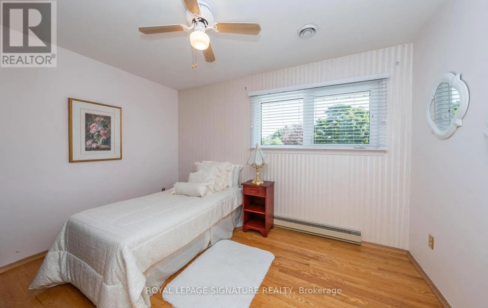 28 ROUNDWOOD COURT