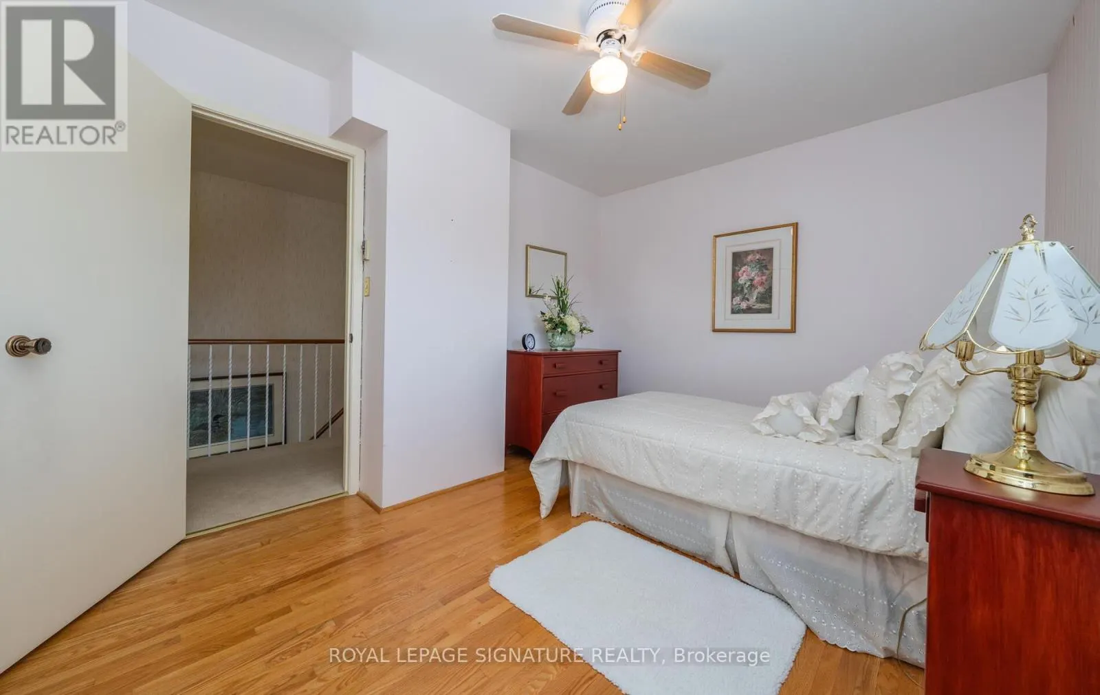 28 ROUNDWOOD COURT