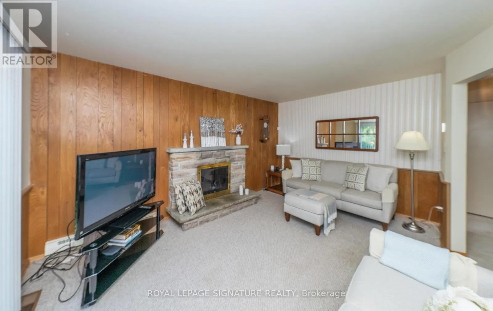 28 ROUNDWOOD COURT