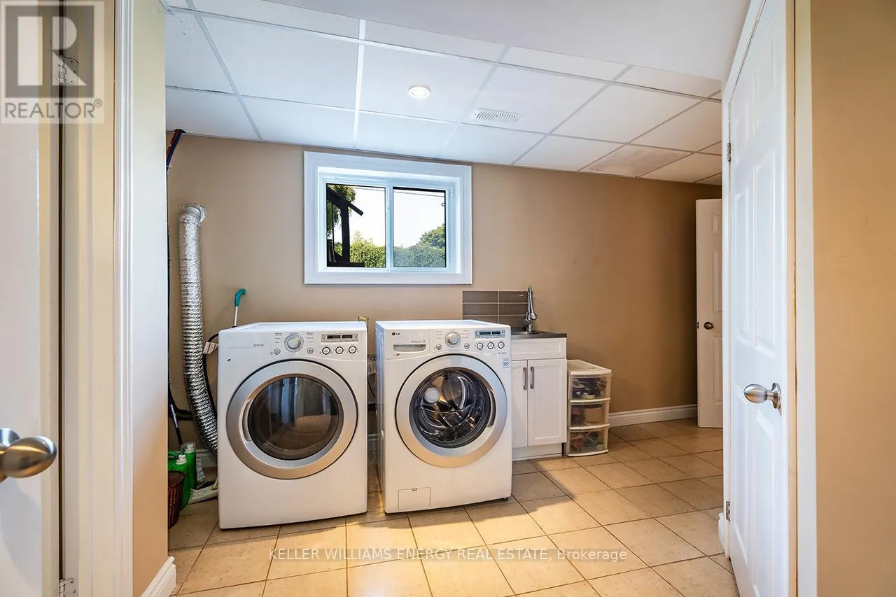 623 DUNROBIN COURT