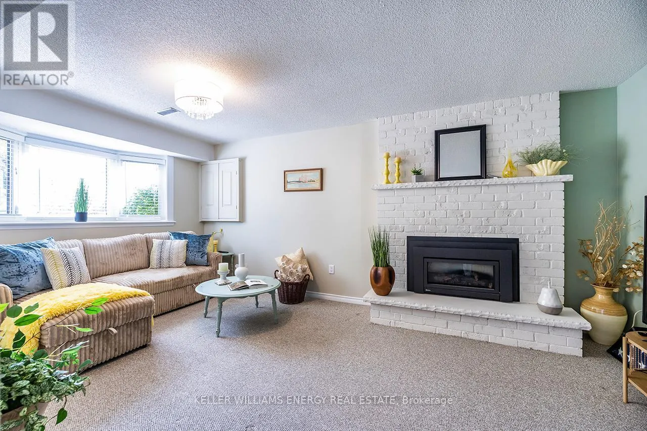 623 DUNROBIN COURT