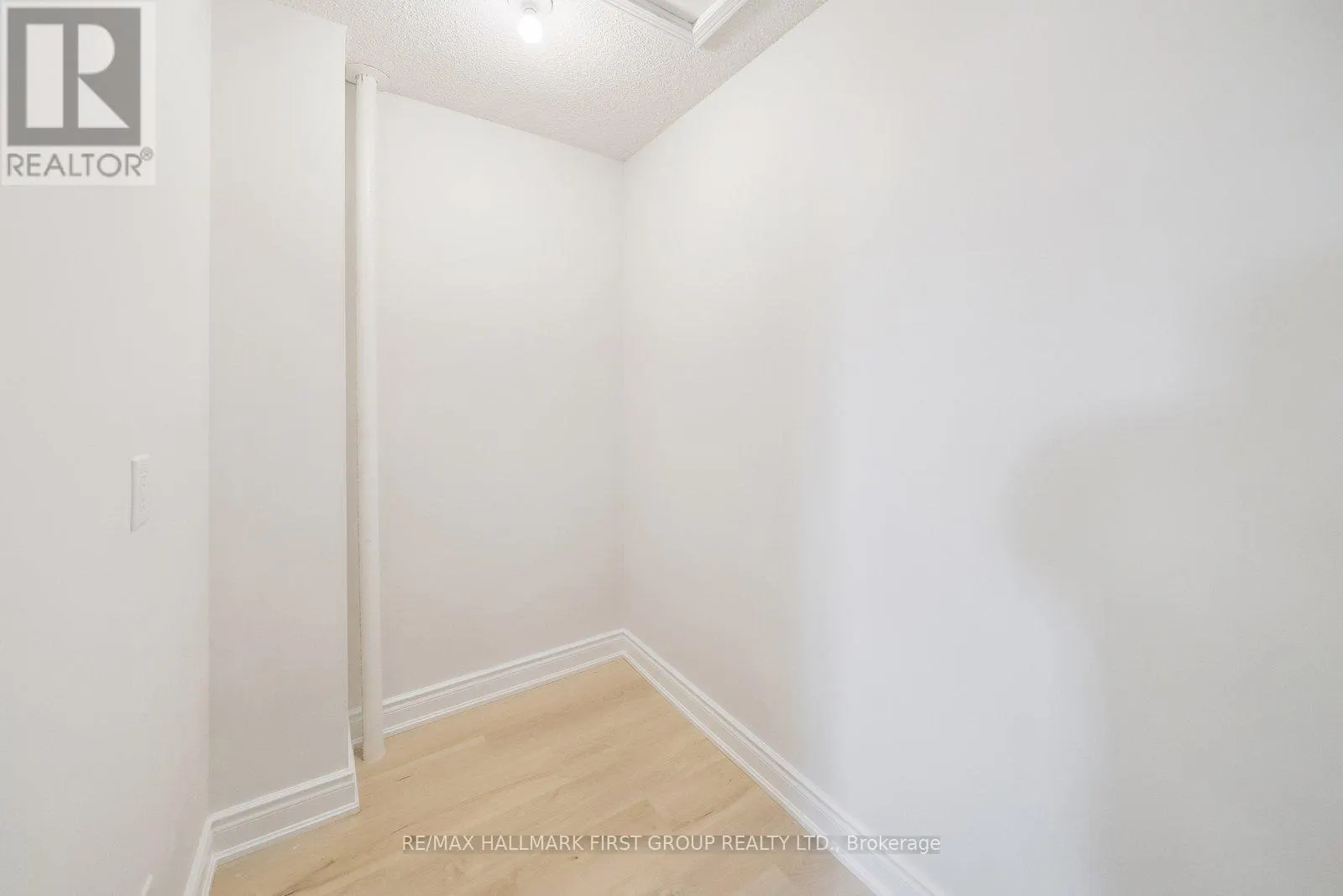 806 - 1400 THE ESPLANADE ROAD N