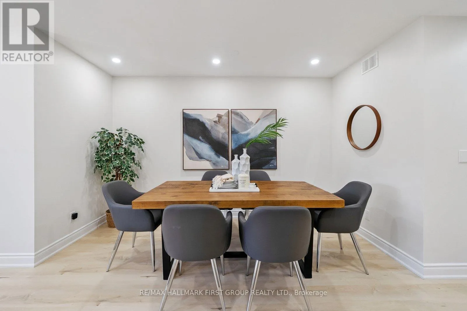 806 - 1400 THE ESPLANADE ROAD N