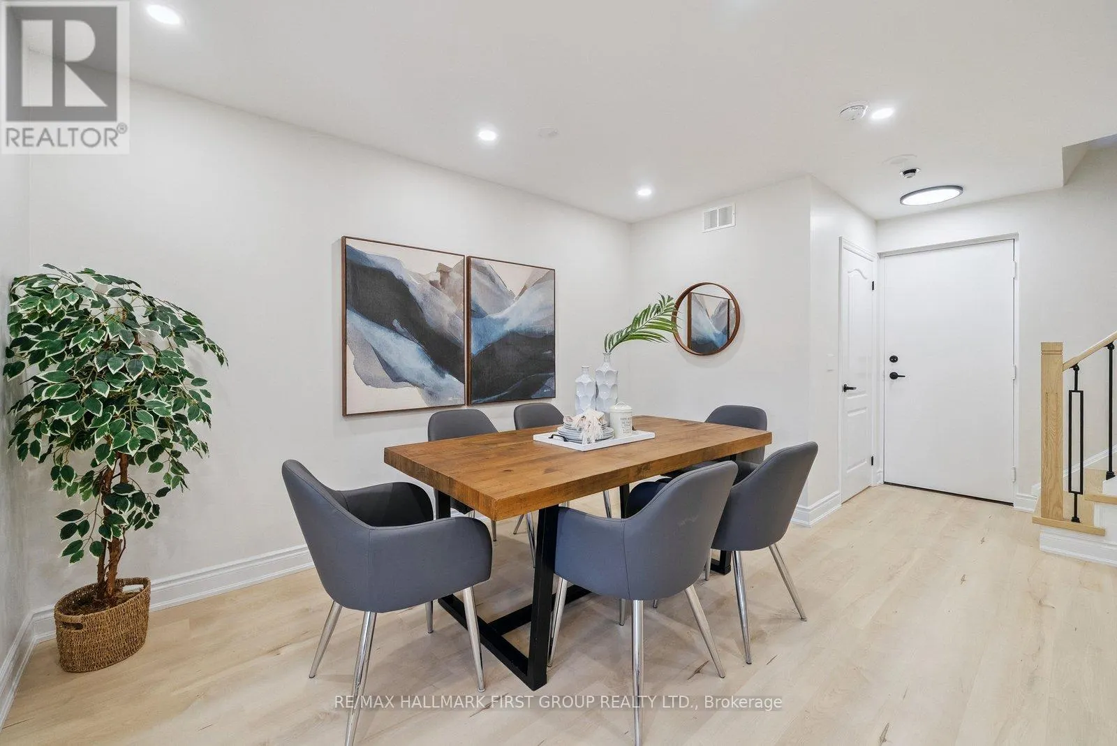 806 - 1400 THE ESPLANADE ROAD N