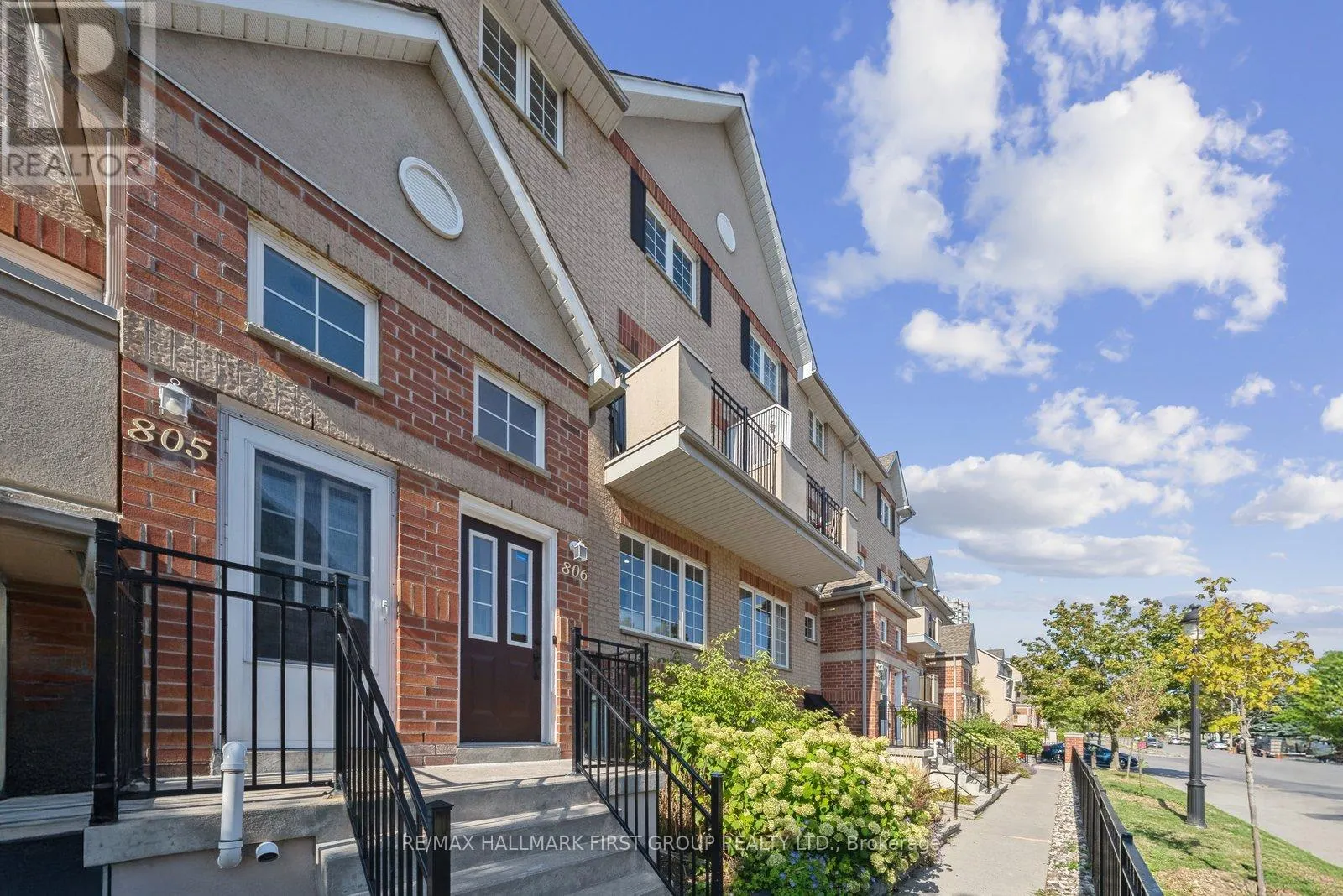 806 - 1400 THE ESPLANADE ROAD N
