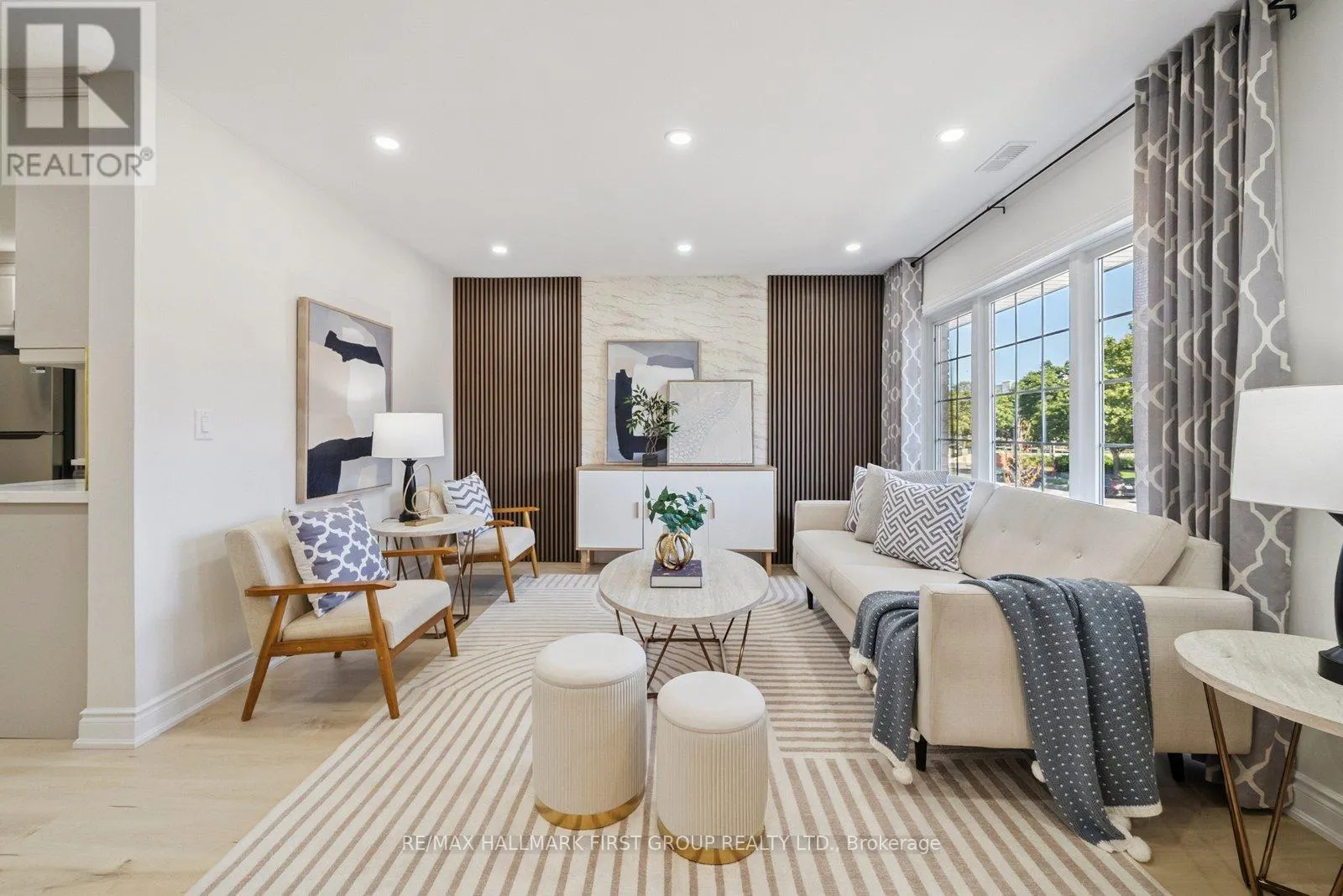 806 - 1400 THE ESPLANADE ROAD N