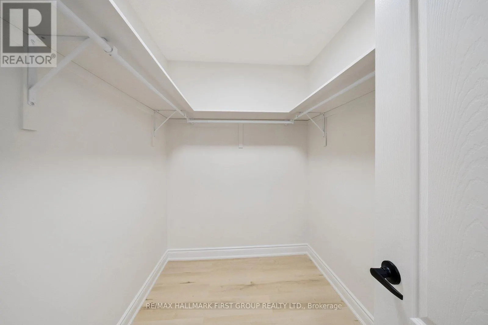 806 - 1400 THE ESPLANADE ROAD N