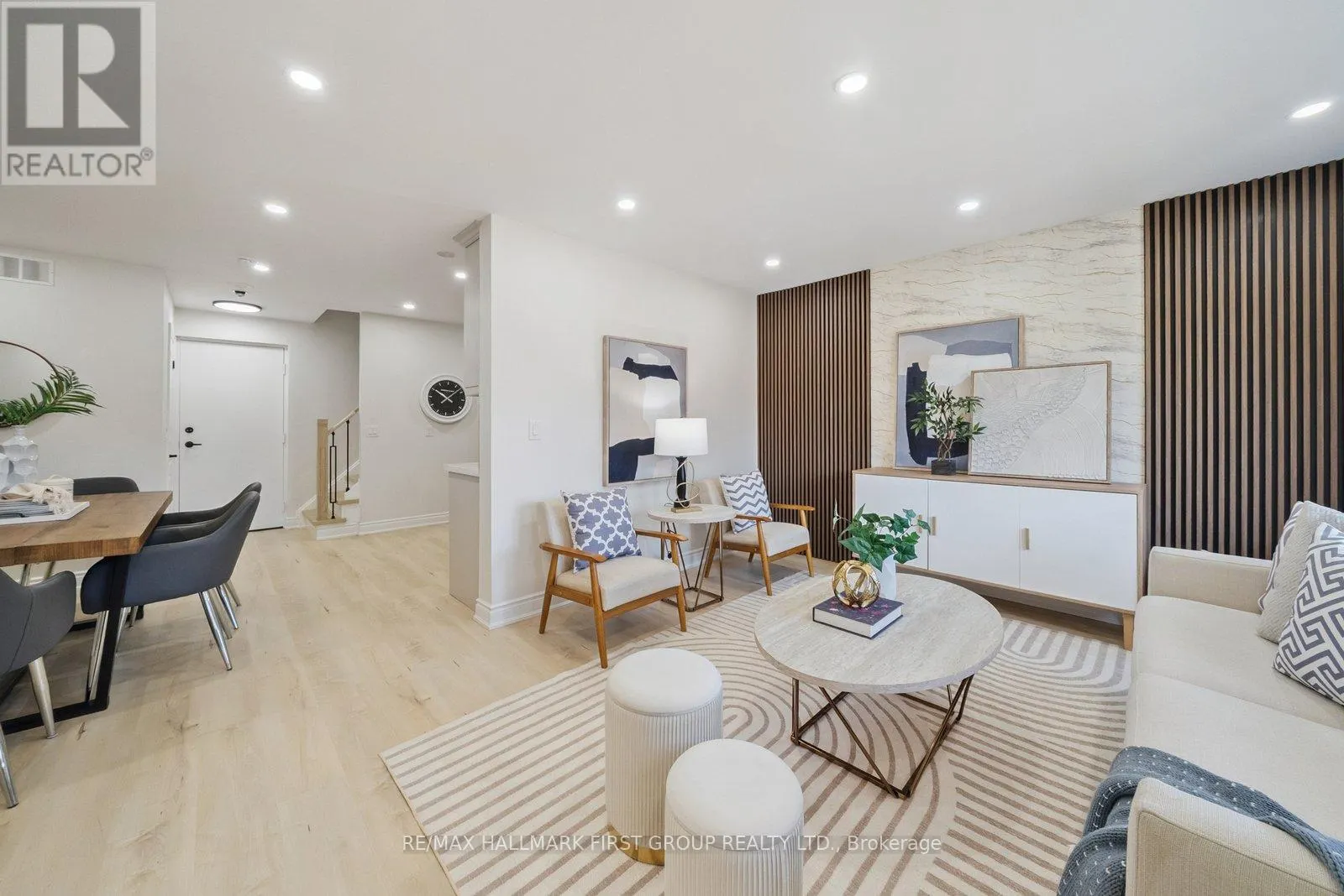 806 - 1400 THE ESPLANADE ROAD N