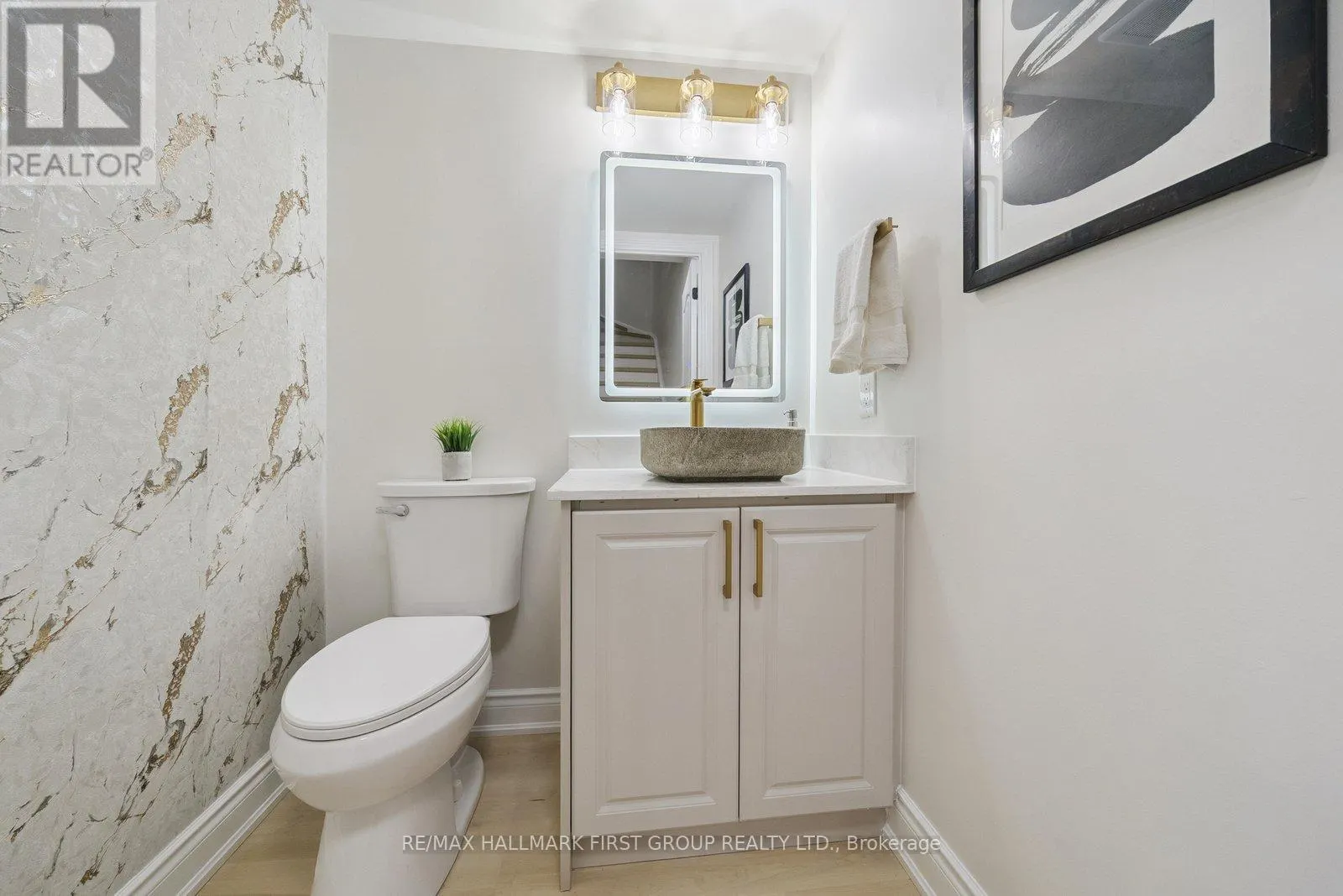 806 - 1400 THE ESPLANADE ROAD N