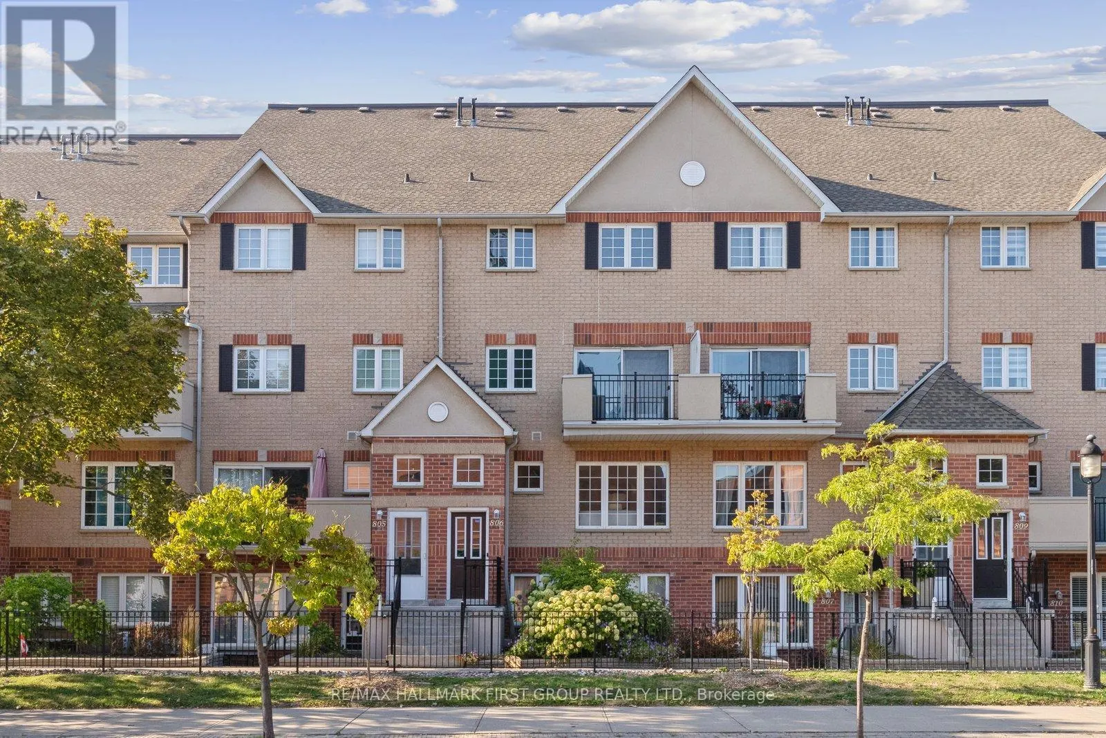 806 - 1400 THE ESPLANADE ROAD N
