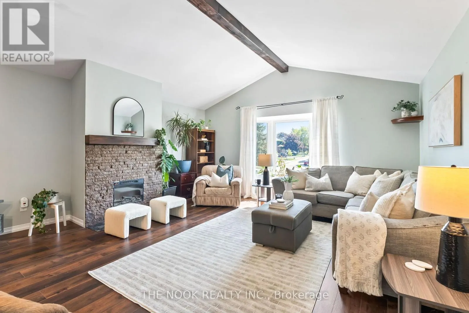 1041 MEADOWRIDGE CRESCENT