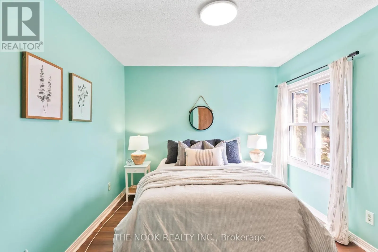 1041 MEADOWRIDGE CRESCENT