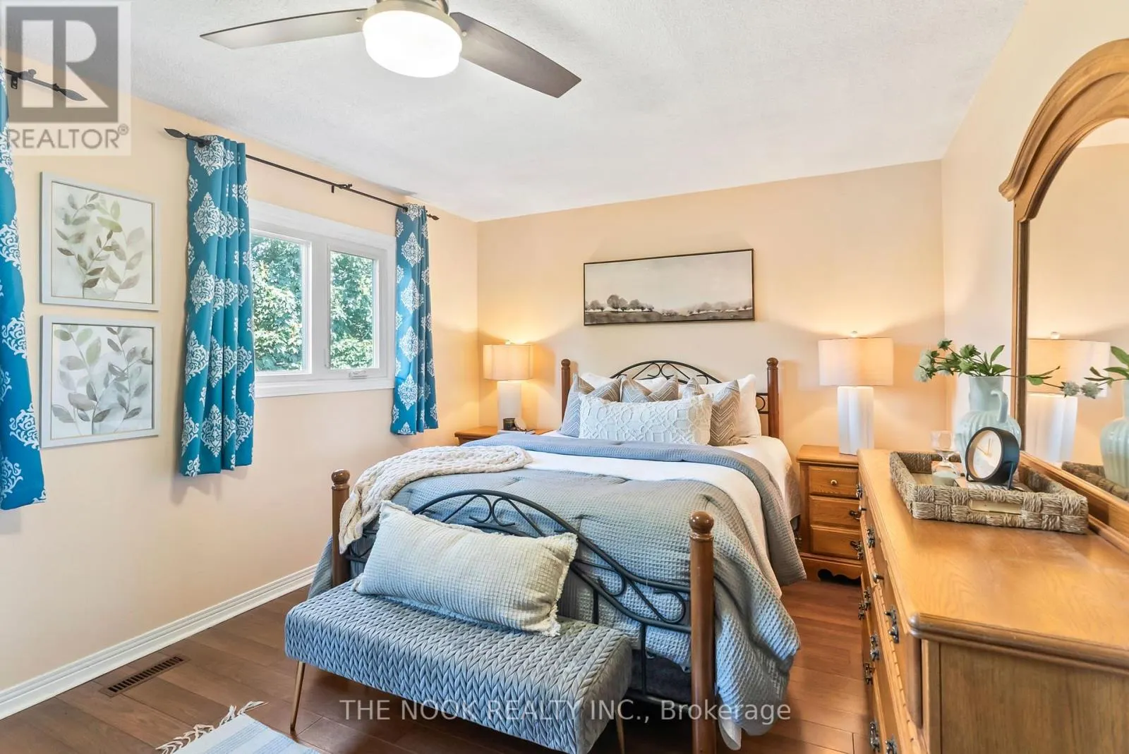 1041 MEADOWRIDGE CRESCENT